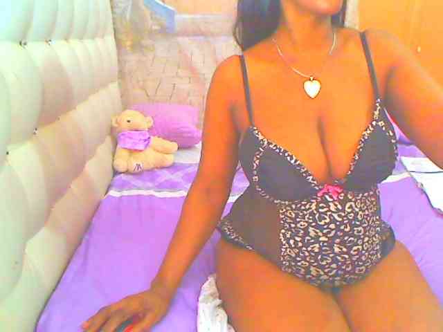 HOTLILLIE webcam