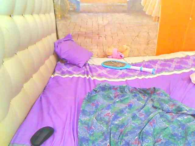 HOTLILLIE webcam
