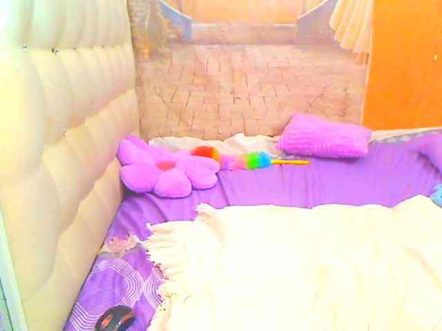 HOTLILLIE webcam