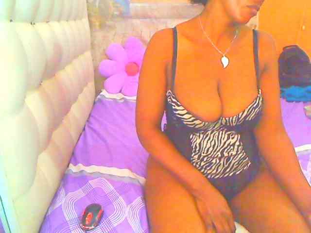 HOTLILLIE webcam