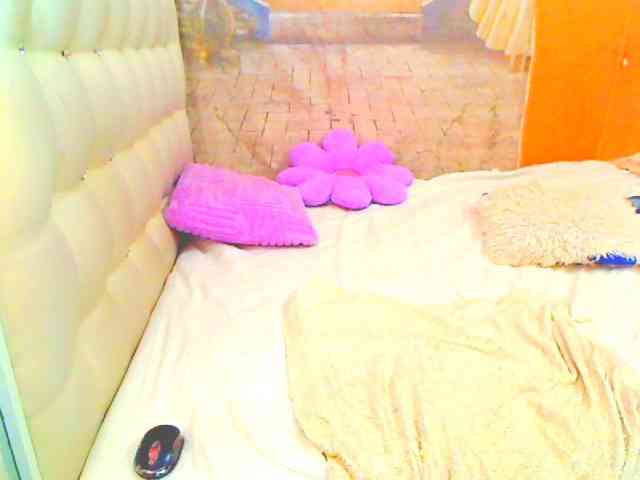 HOTLILLIE Live Webcam on BongaCams