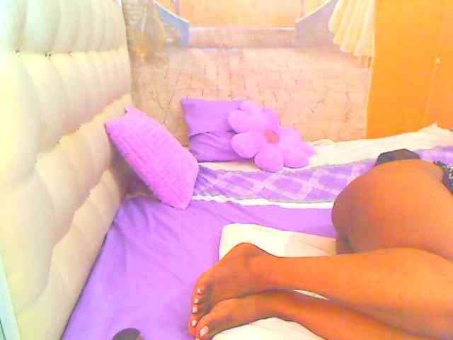 HOTLILLIE webcam