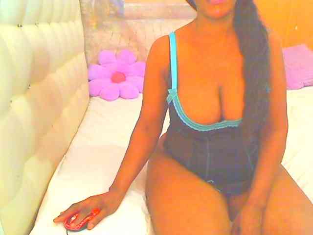 free strip chat HOTLILLIE