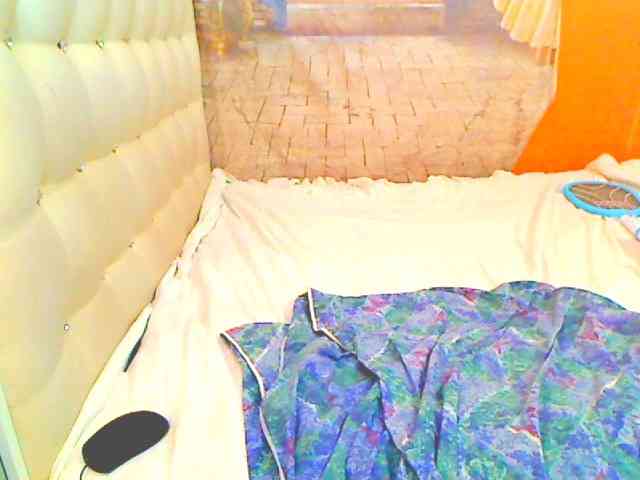 HOTLILLIE webcam