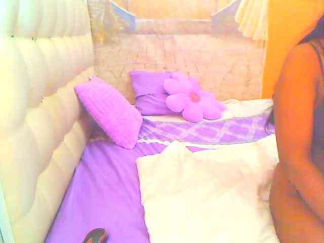 HOTLILLIE webcam
