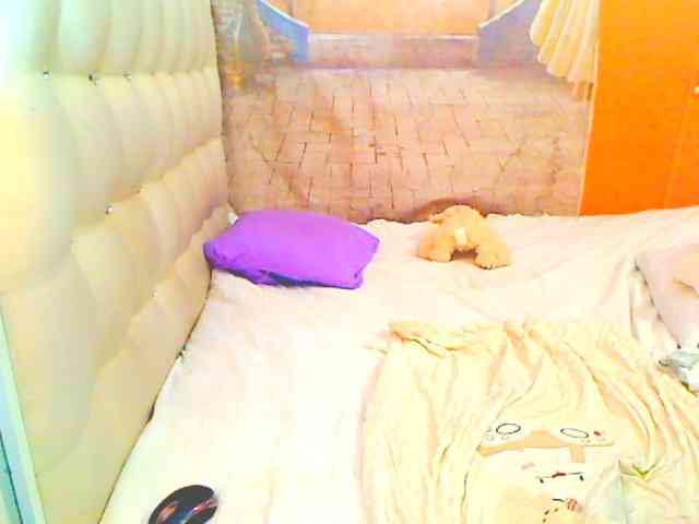 HOTLILLIE webcam