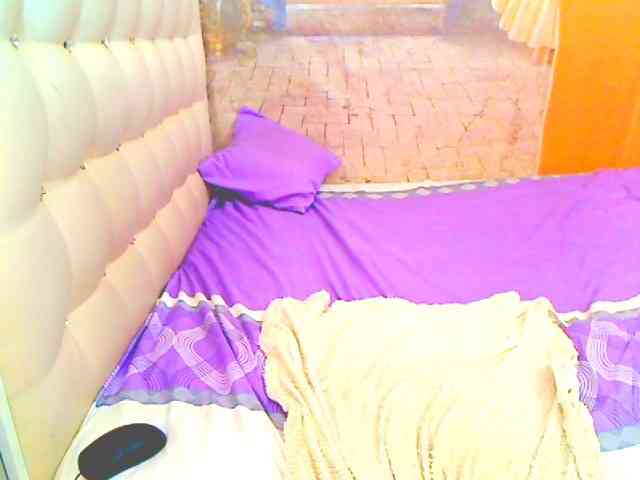 HOTLILLIE webcam