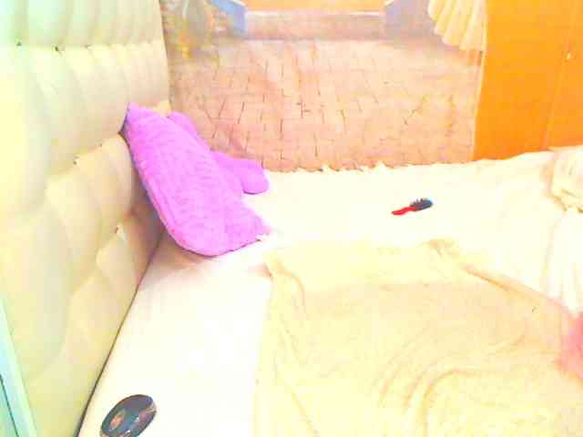 HOTLILLIE webcam