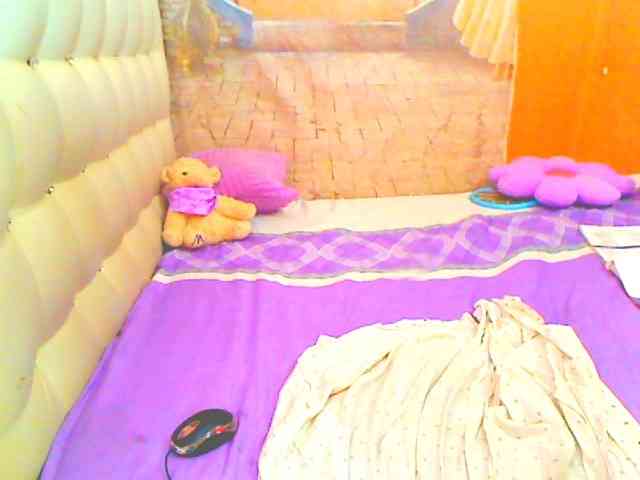HOTLILLIE webcam