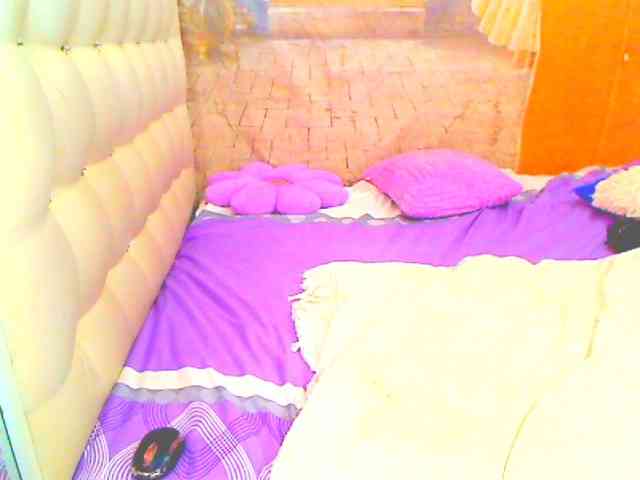 HOTLILLIE webcam
