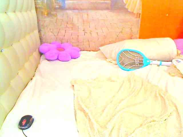 HOTLILLIE webcam