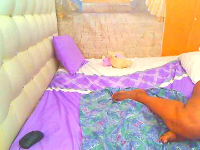 HOTLILLIE webcam