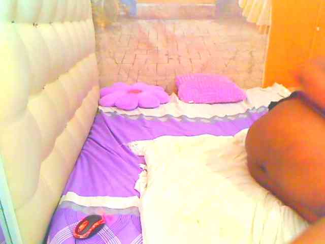 HOTLILLIE webcam
