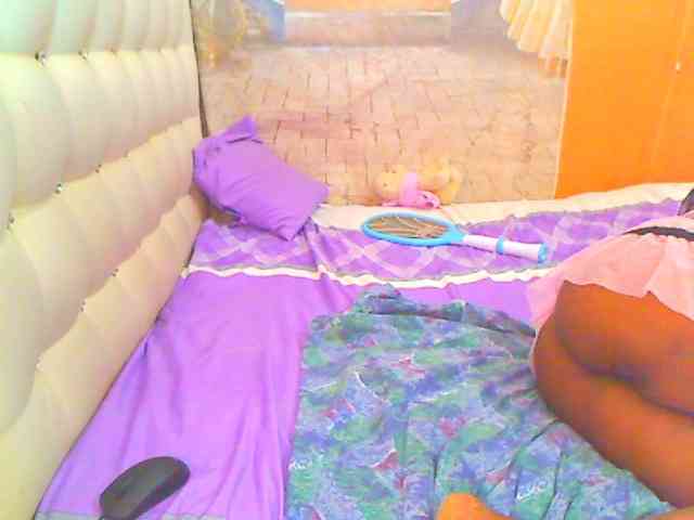 HOTLILLIE webcam