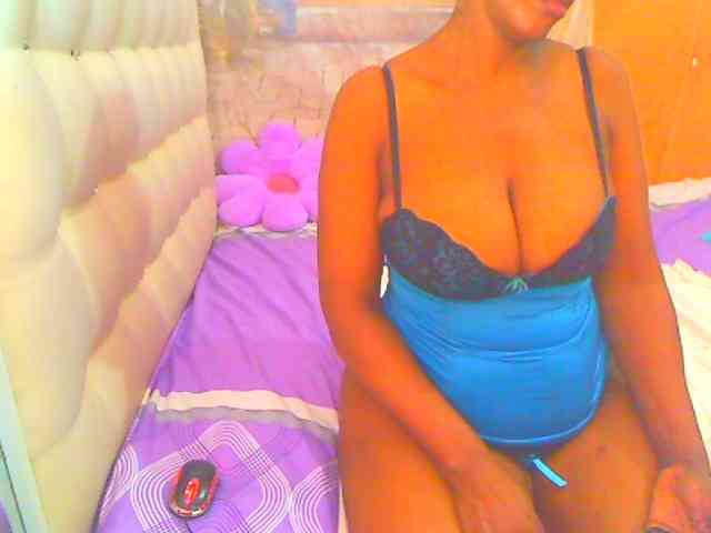 HOTLILLIE webcam