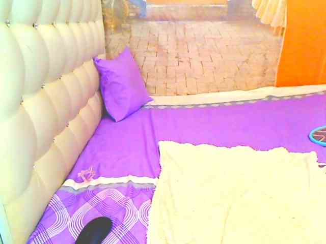 HOTLILLIE webcam