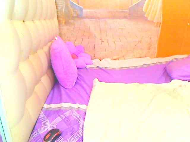 HOTLILLIE webcam