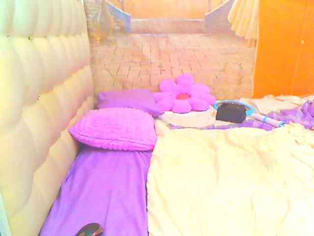 HOTLILLIE webcam