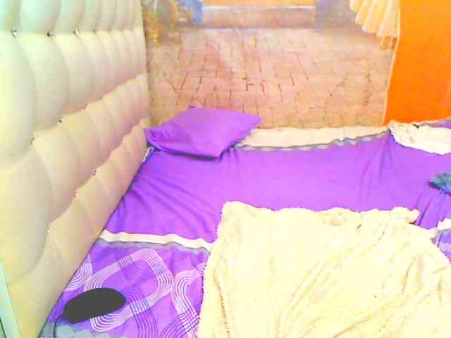 HOTLILLIE webcam