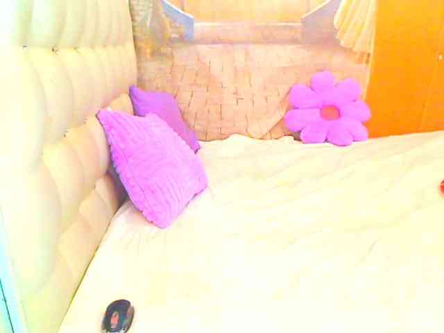 HOTLILLIE webcam