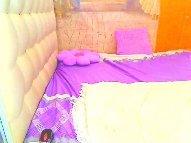 HOTLILLIE webcam