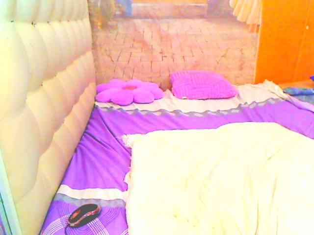 HOTLILLIE webcam