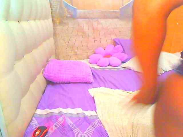 HOTLILLIE webcam