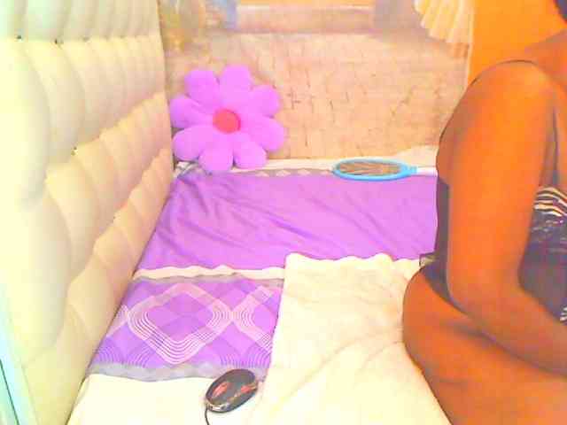 HOTLILLIE webcam