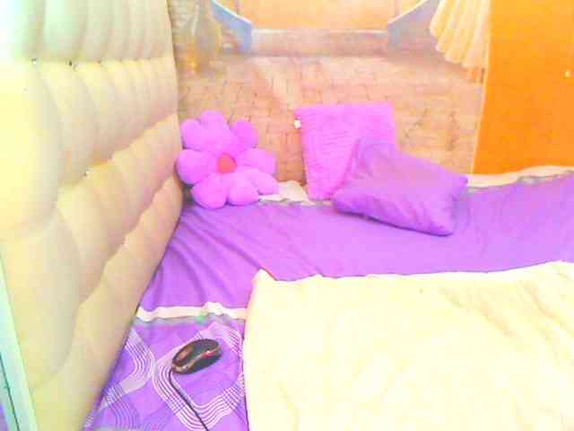 HOTLILLIE webcam