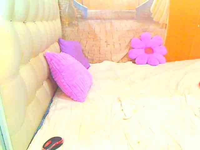 HOTLILLIE webcam