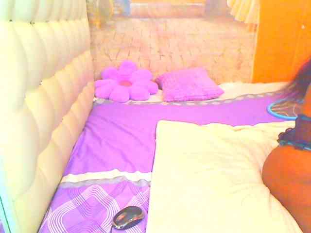 HOTLILLIE webcam