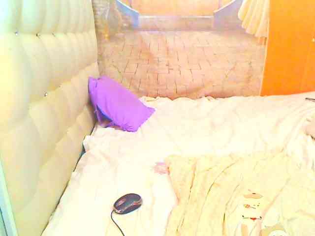 HOTLILLIE webcam