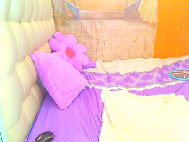 HOTLILLIE webcam