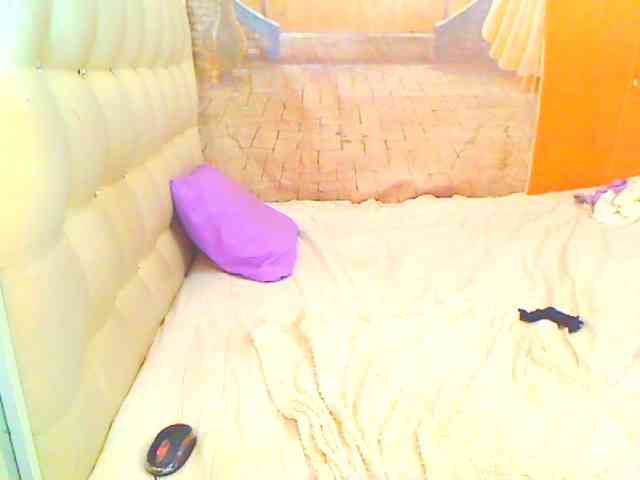 HOTLILLIE webcam