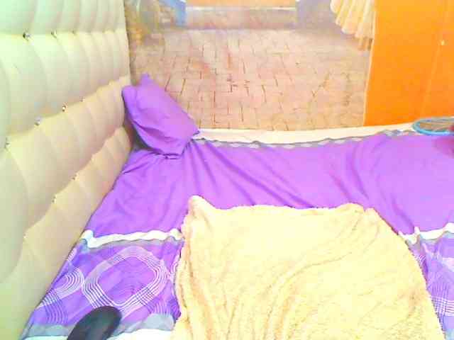 HOTLILLIE webcam