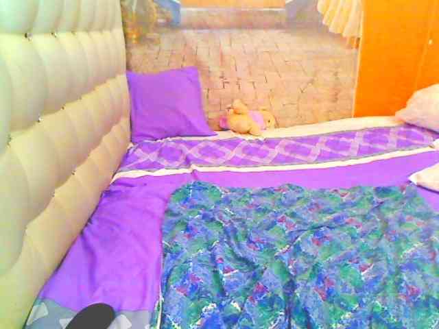HOTLILLIE webcam