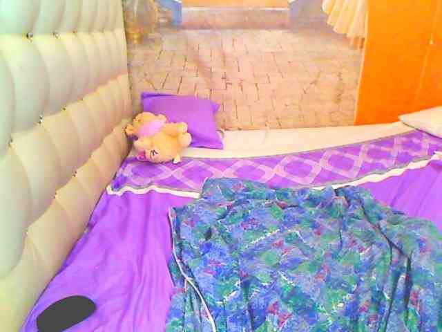 HOTLILLIE webcam