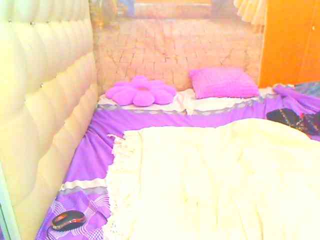 HOTLILLIE webcam