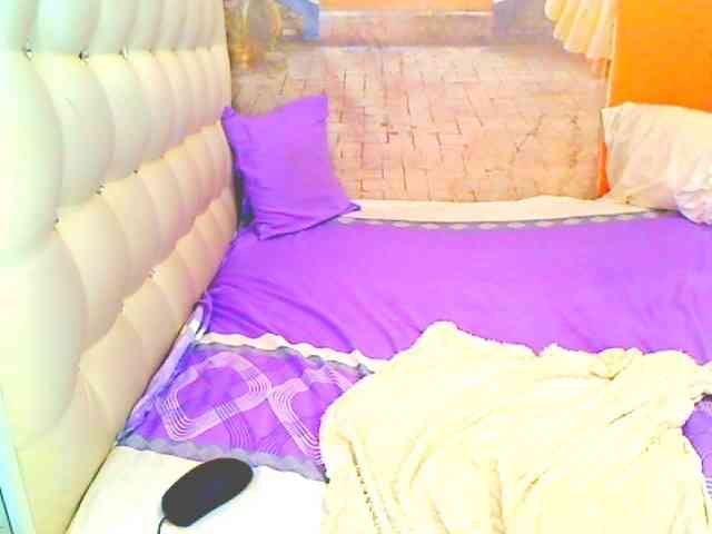 HOTLILLIE webcam