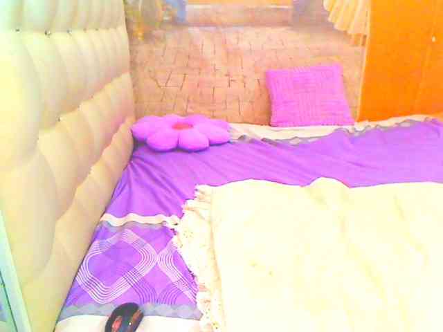 HOTLILLIE webcam