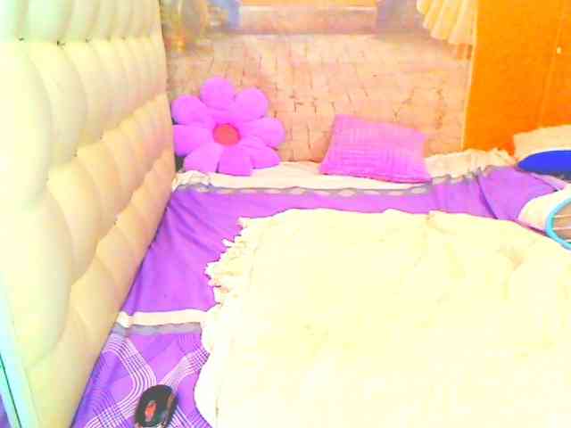 HOTLILLIE webcam