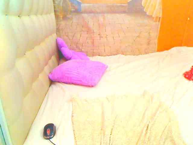 HOTLILLIE webcam