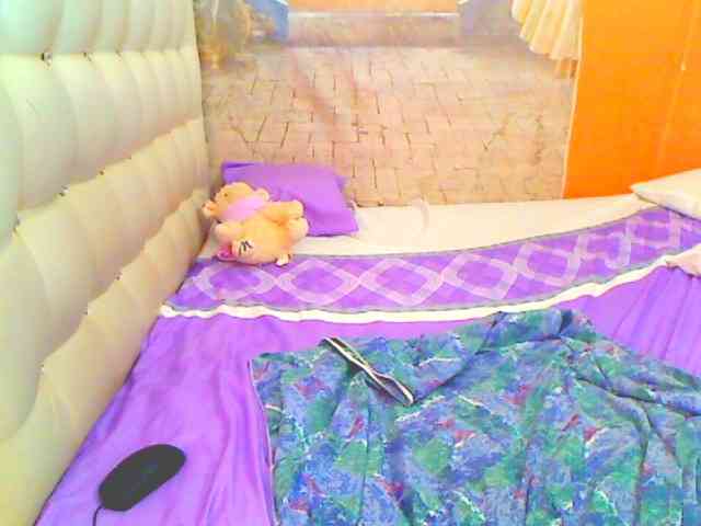 HOTLILLIE webcam