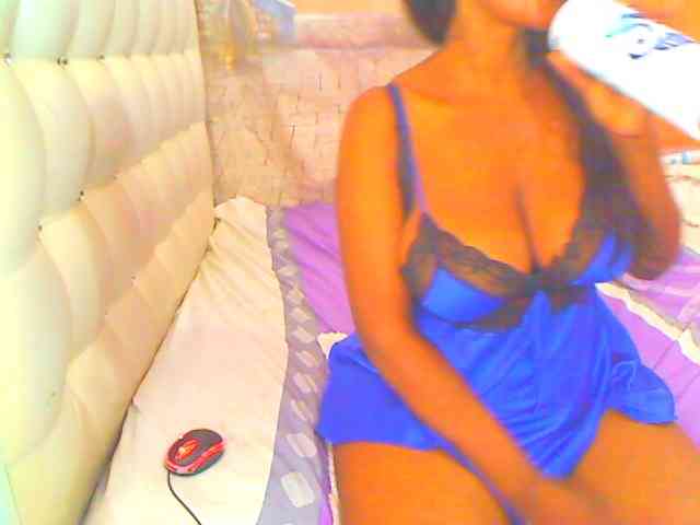 HOTLILLIE webcam