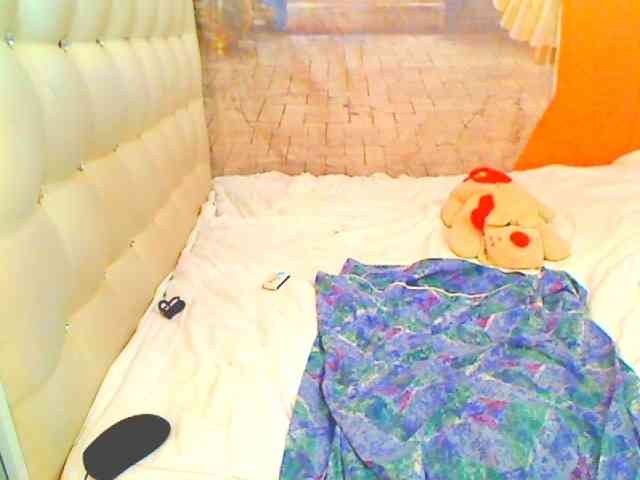HOTLILLIE webcam