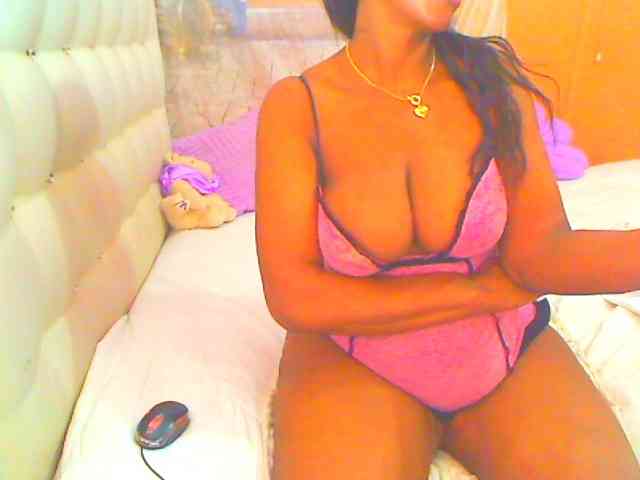 HOTLILLIE webcam