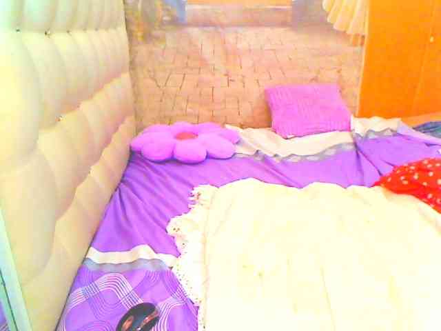 HOTLILLIE webcam