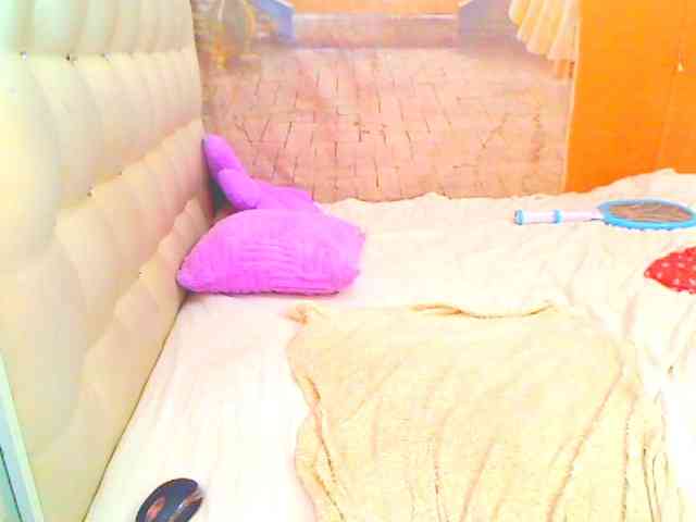 HOTLILLIE webcam