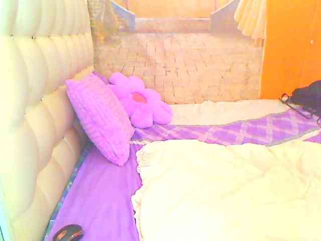 HOTLILLIE webcam