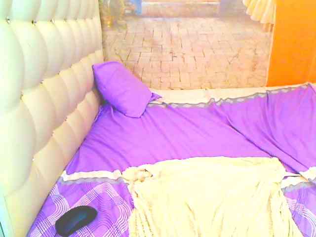 HOTLILLIE webcam